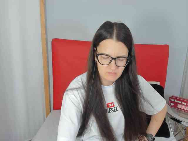 NadiaAmore webcam