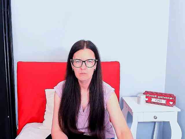 Model: NadiaAmore