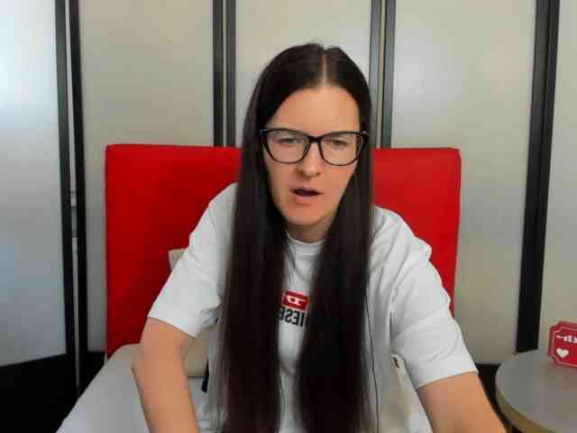NadiaAmore webcam