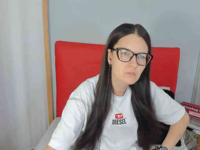 Model: NadiaAmore