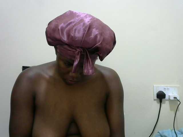 Hotvilian live cam on BongaCams