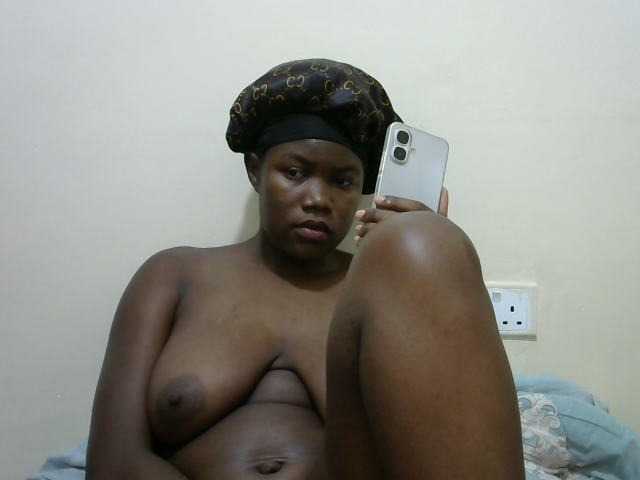 Hotvilian live cam on BongaCams