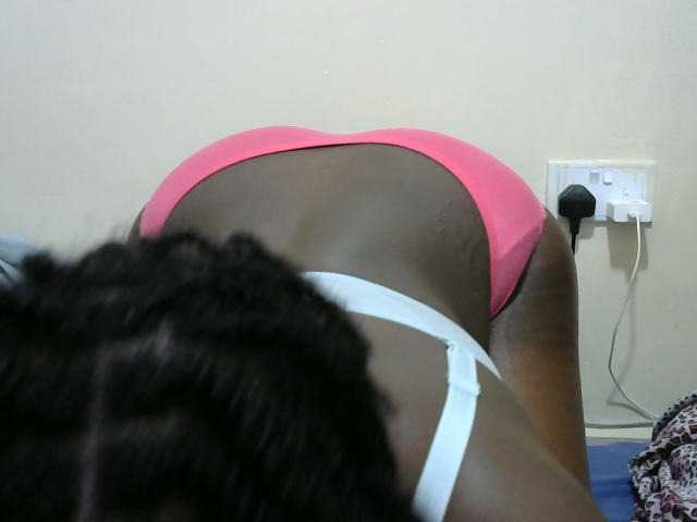 Hotvilian live cam on BongaCams