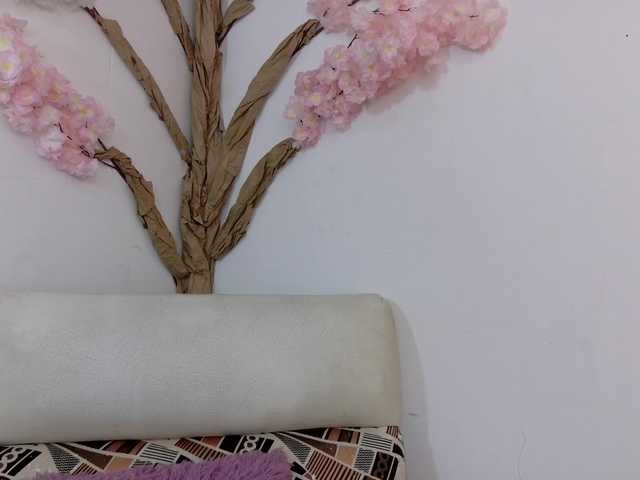 Luna-cruz live cam on BongaCams