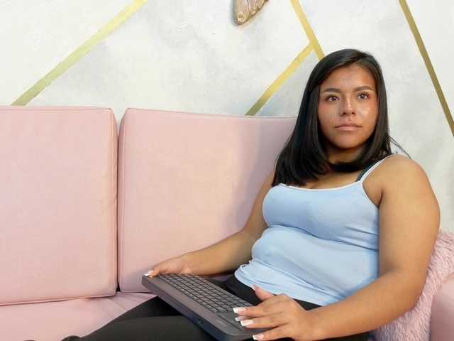Luna-cruz live cam on BongaCams