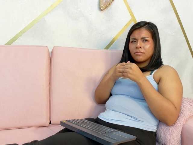 Luna-cruz live cam on BongaCams