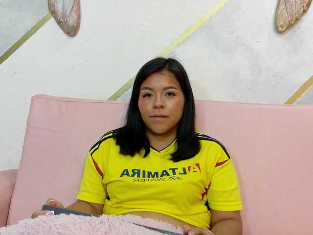 Luna-cruz live cam on BongaCams