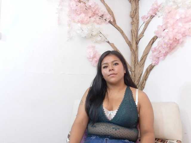 Luna-cruz live cam on BongaCams