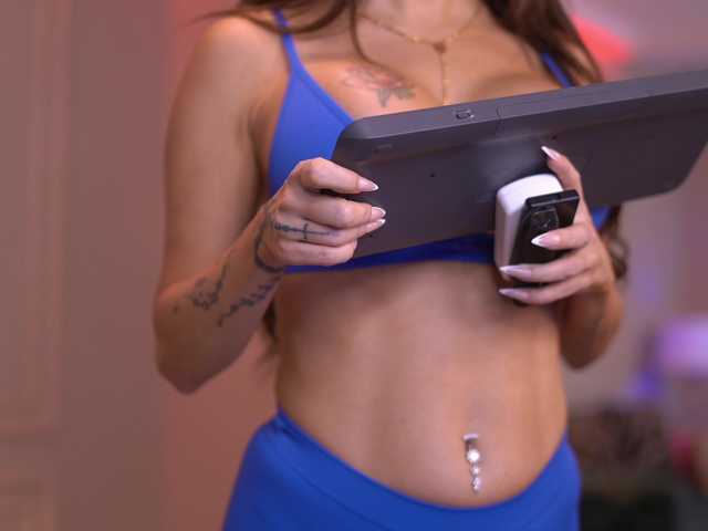MirandaRaye live cam on BongaCams