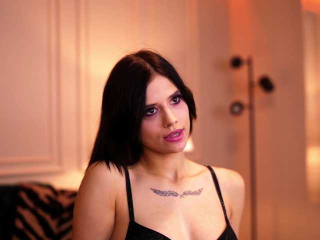 MirandaRaye live cam on BongaCams