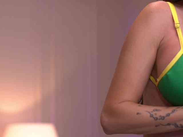 MirandaRaye webcam