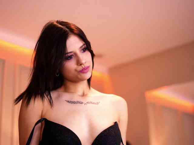 MirandaRaye webcam