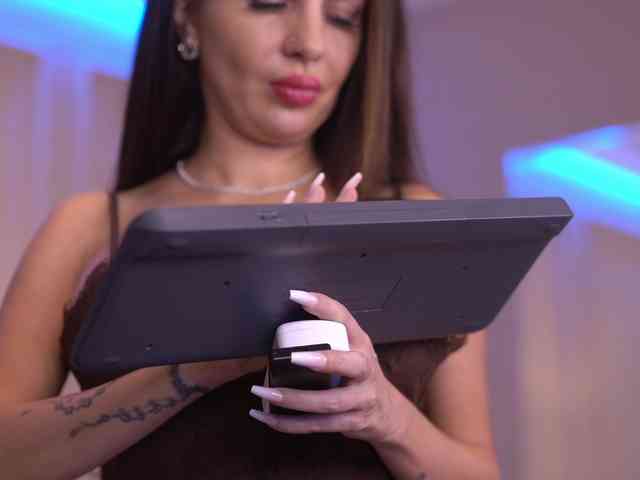 MirandaRaye webcam