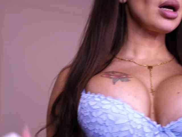MirandaRaye webcam