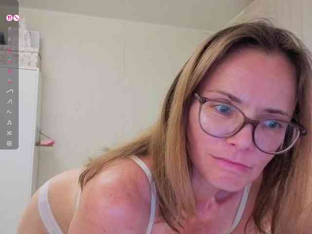 mmmayday webcam