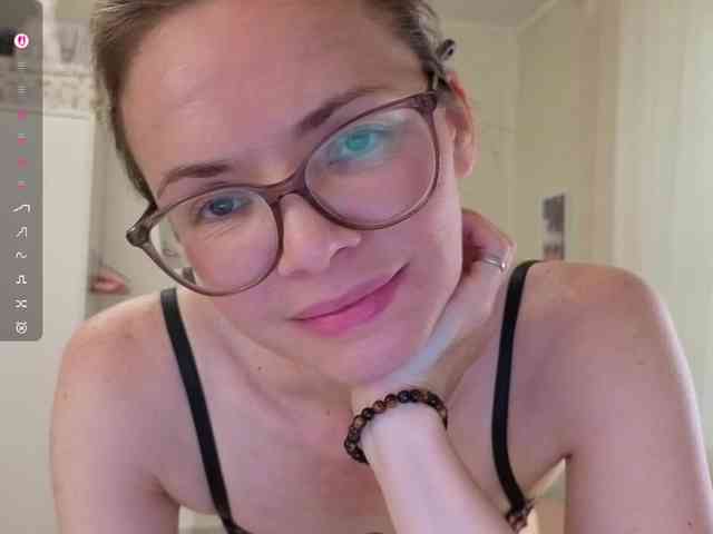 mmmayday webcam