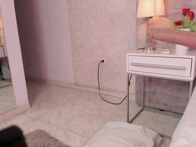 Kataleya live cam on BongaCams