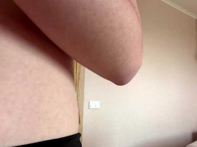 lizzzanatoo live cam on BongaCams