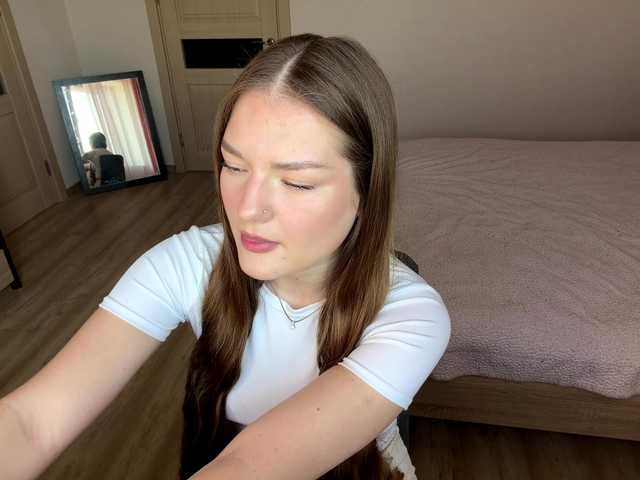 lizzzanatoo live cam on BongaCams