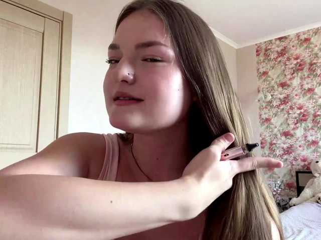 lizzzanatoo live cam on BongaCams