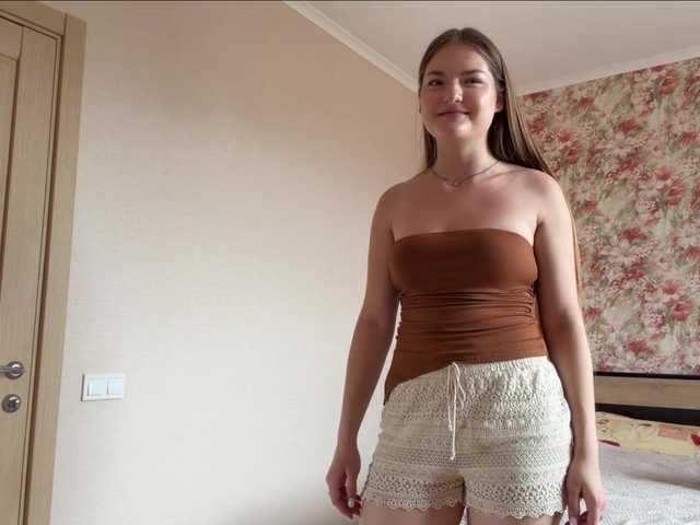 lizzzanatoo live cam on BongaCams