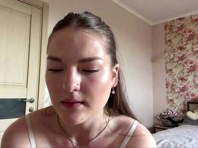 lizzzanatoo live cam on BongaCams
