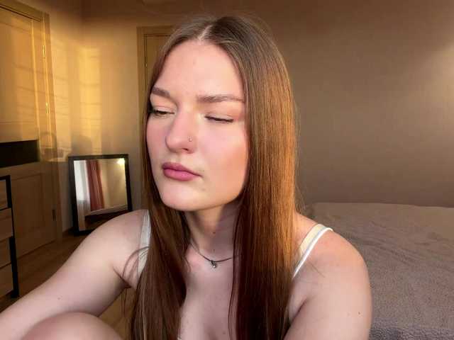 lizzzanatoo live cam on BongaCams
