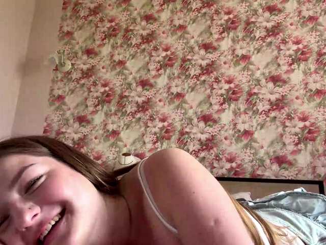 lizzzanatoo live cam on BongaCams