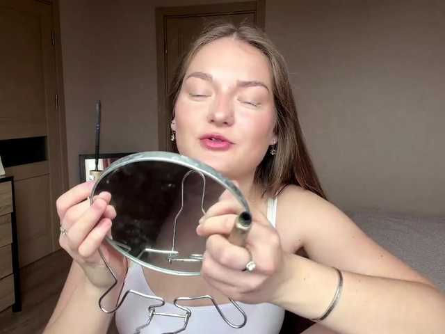 lizzzanatoo live cam on BongaCams