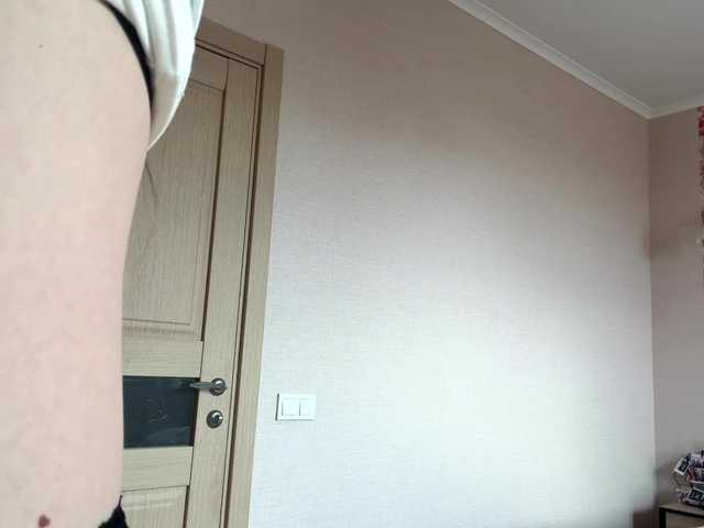 lizzzanatoo live cam on BongaCams