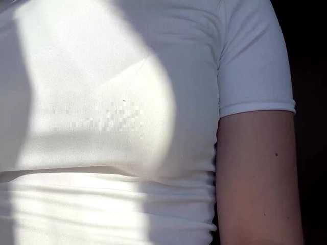 lizzzanatoo live cam on BongaCams