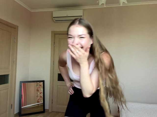 lizzzanatoo live cam on BongaCams