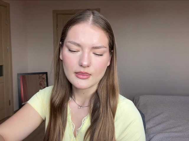 lizzzanatoo live cam on UnifiedCams