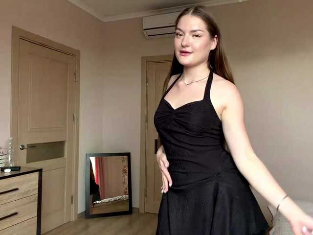 lizzzanatoo live cam on BongaCams