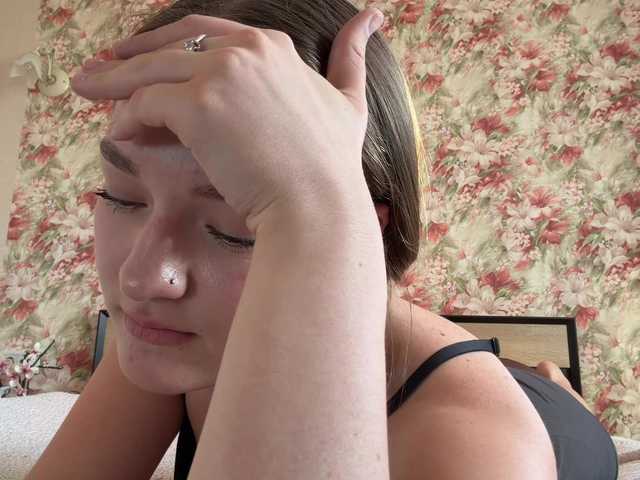 lizzzanatoo live cam on BongaCams