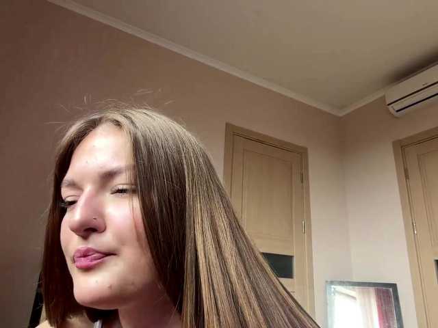 lizzzanatoo live cam on BongaCams