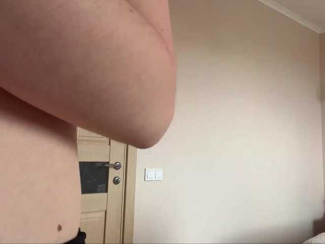 lizzzanatoo live cam on BongaCams