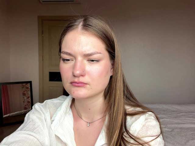 lizzzanatoo live cam on BongaCams