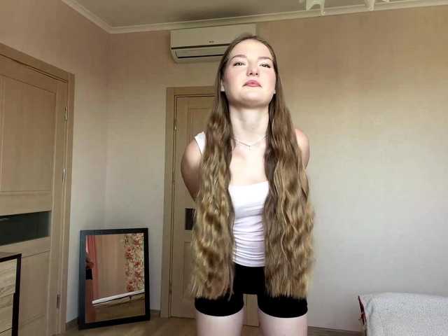 lizzzanatoo live cam on BongaCams