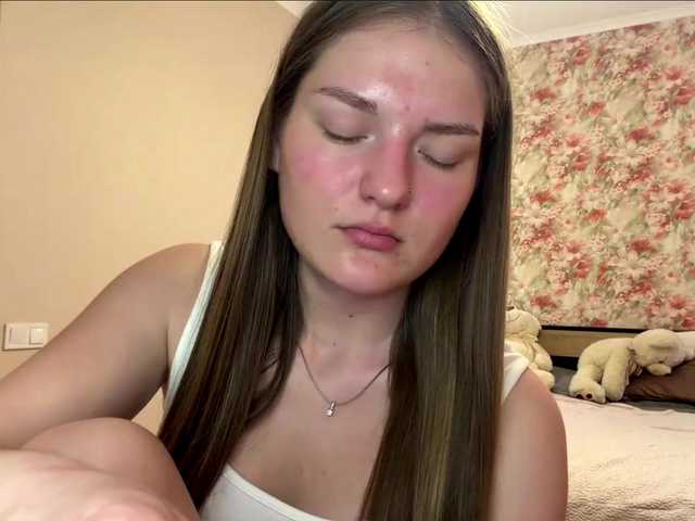 lizzzanatoo live cam on BongaCams