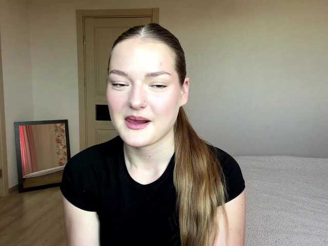 lizzzanatoo live cam on BongaCams