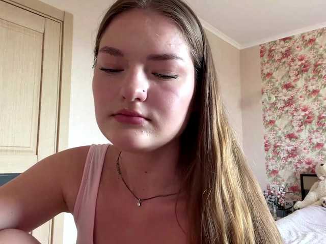 lizzzanatoo live cam on BongaCams