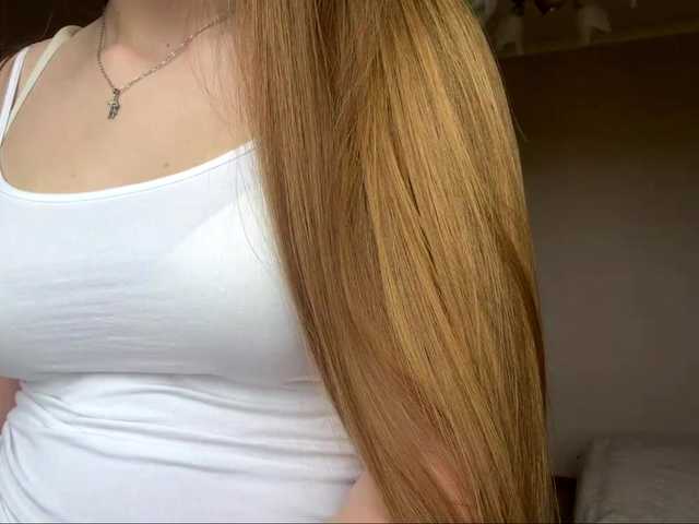 lizzzanatoo live cam on BongaCams