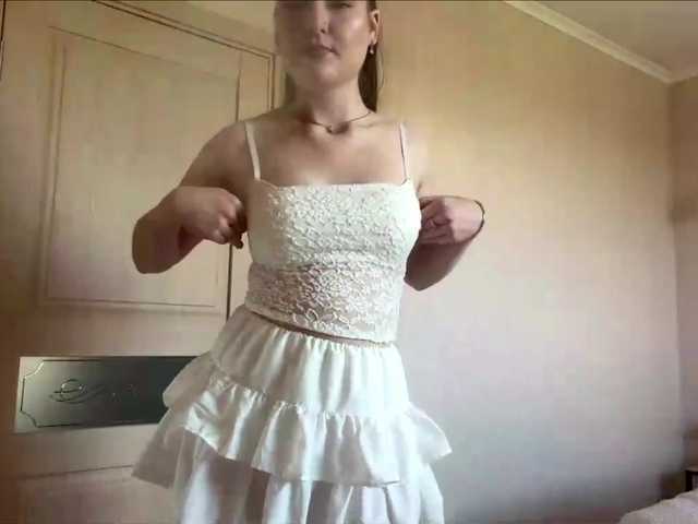 lizzzanatoo live cam on BongaCams
