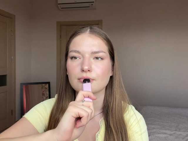 lizzzanatoo live cam on BongaCams