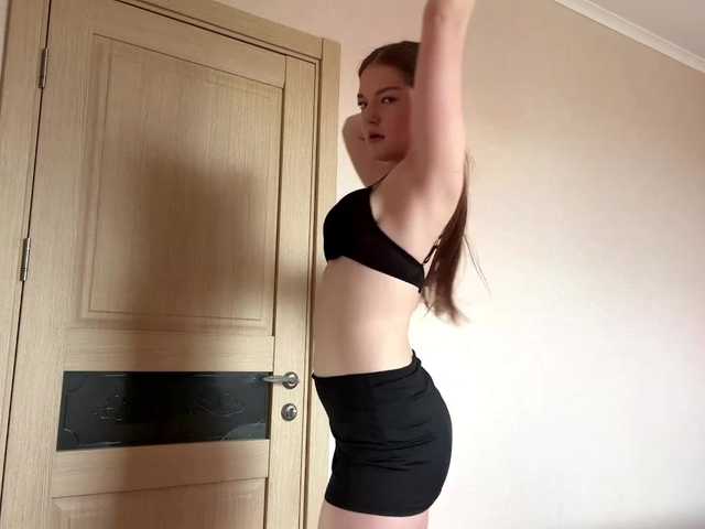 lizzzanatoo live cam on BongaCams