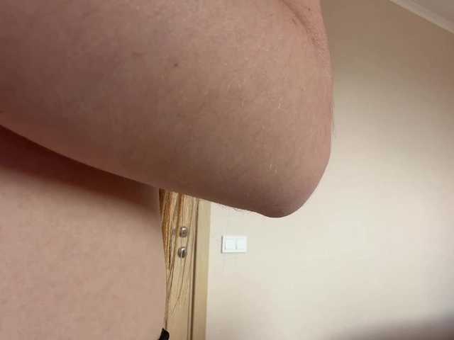 lizzzanatoo live cam on BongaCams