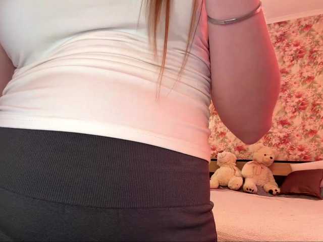 lizzzanatoo live cam on BongaCams