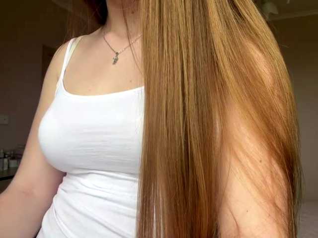 lizzzanatoo live cam on BongaCams