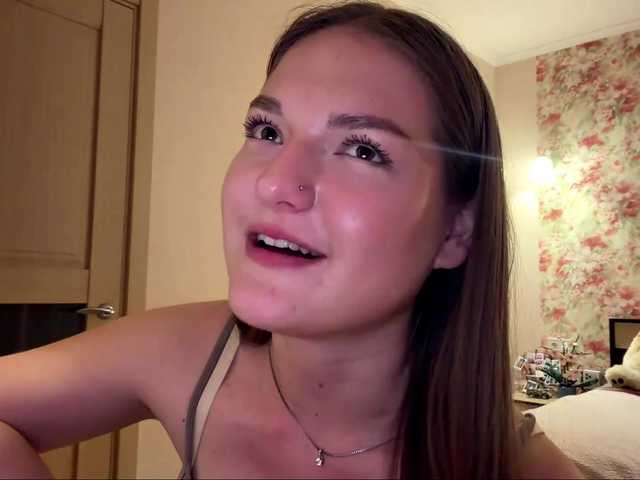 lizzzanatoo live cam on BongaCams